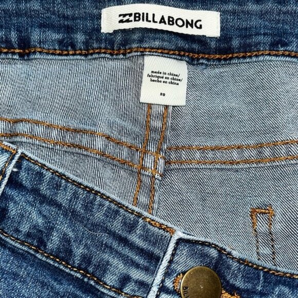 Billabong size 29 mini shorts - Picture 3 of 5